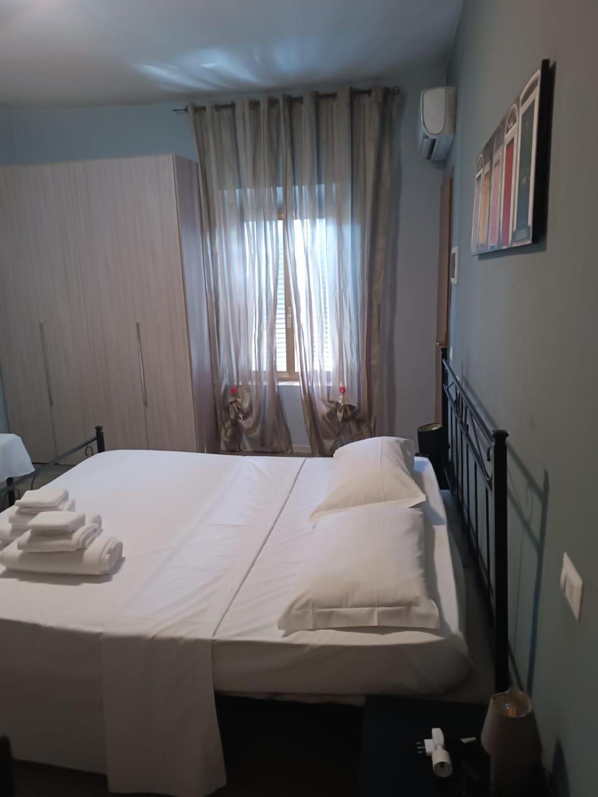 Mono Checkin A Richiesta Otel Parma Dış mekan fotoğraf